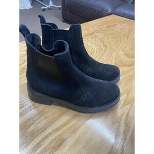 La Canadienne Caitlyn Ankle Chelsea Boots Womens 6.5 M Black Suede Round Toe S42